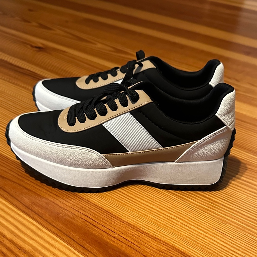 dolce vita sneakers size 7.5